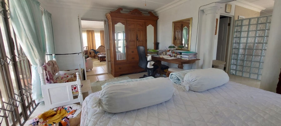 4 Bedroom Property for Sale in Wavecrest Eastern Cape